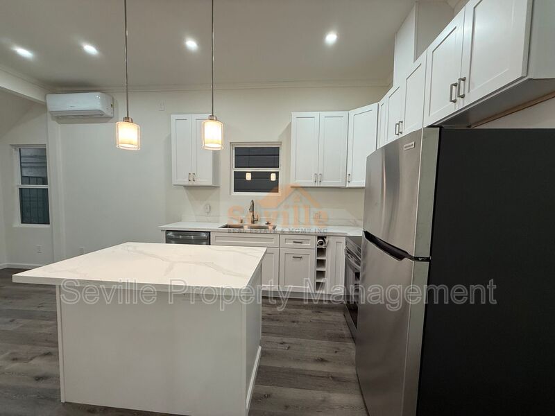 Oakland Condo: 354 Peralta Street