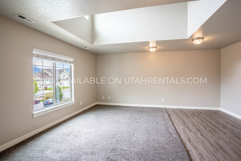 Provo Condo: 1936 N Geneva Rd