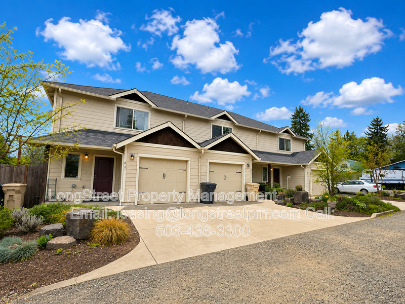 Philomath House: 817 Main St