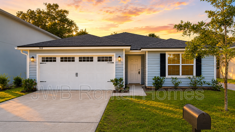 Jacksonville House: 702 James St