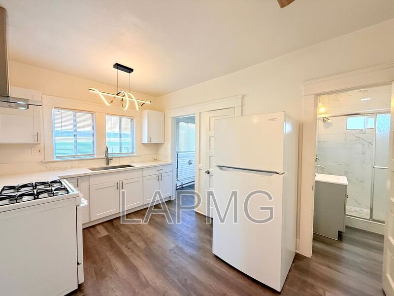 Los Angeles House: 1910.5 Daly Street