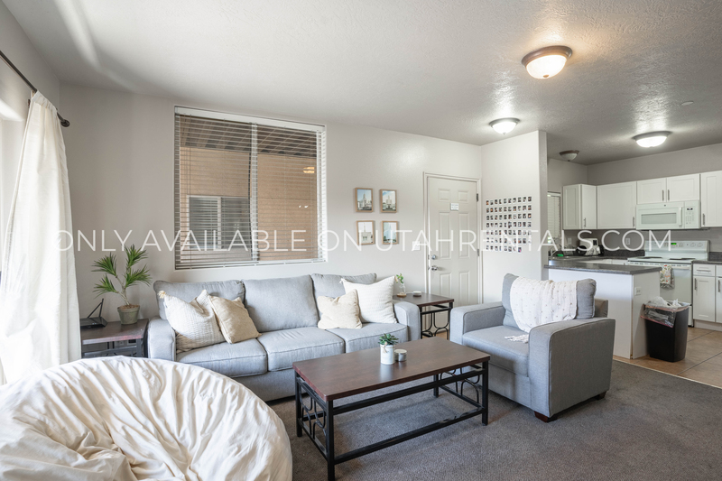 Provo House: 859 E 620 N