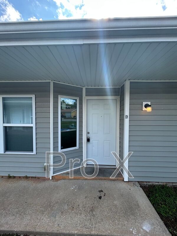 Springdale House: 405 Park St.