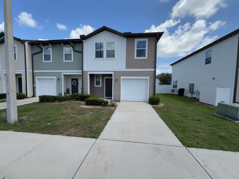 Davenport Townhome: 896 Grandin St