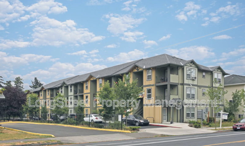 Portland House: 300 SE 148th Ave