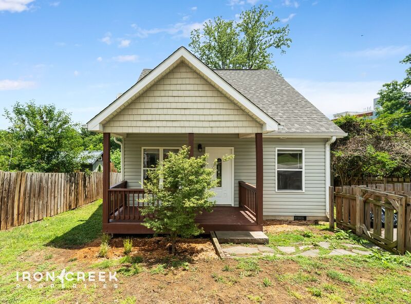 Asheville House: 30 Olive Street