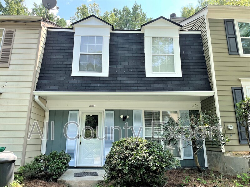 Doraville Townhome: 3089 Revere Ct