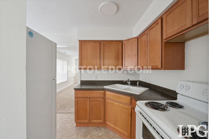 Toledo Condo: 3430 Douglas Road