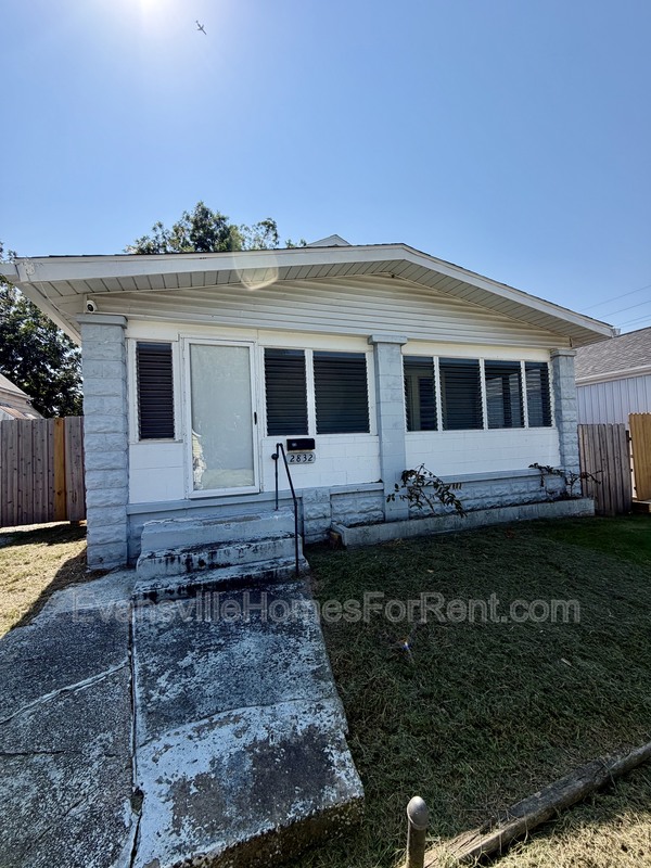 Evansville House: 2832 Dennison Street