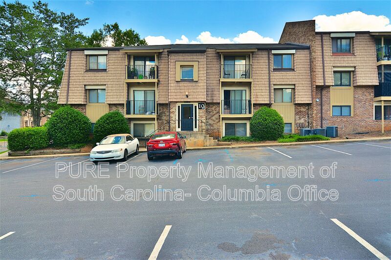 Columbia House: 1002 Old Manor Rd