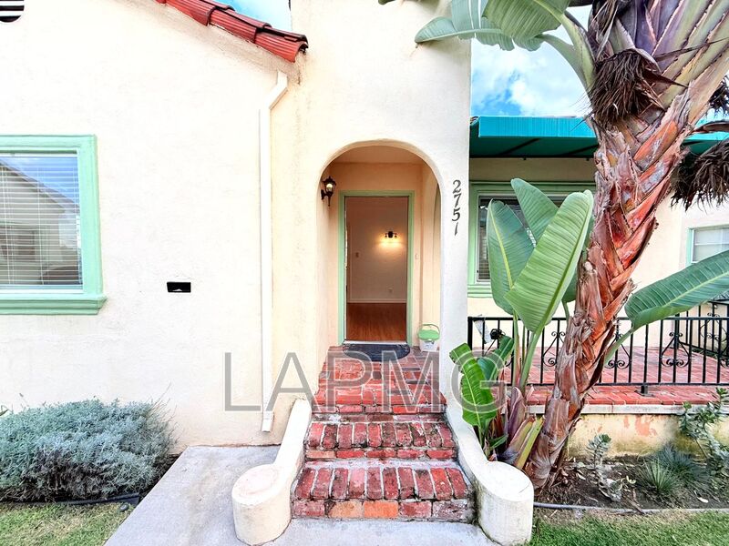 Los Angeles House: 2751 Pomeroy Avenue
