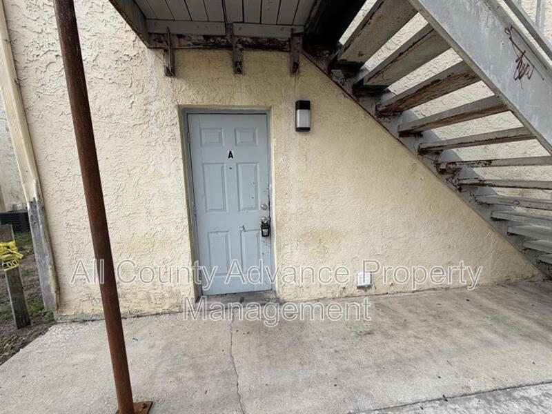 Unit A
Tampa Condo: 4911 E Temple Heights Rd
