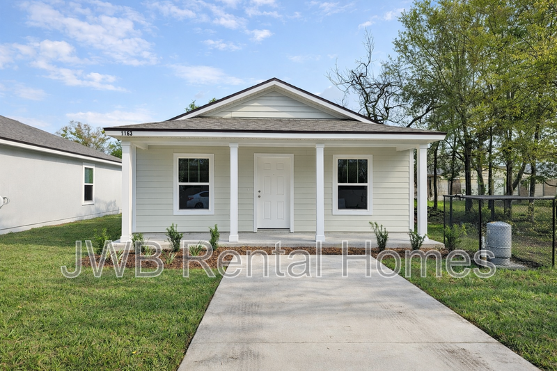 Jacksonville House: 1163 3rd St W