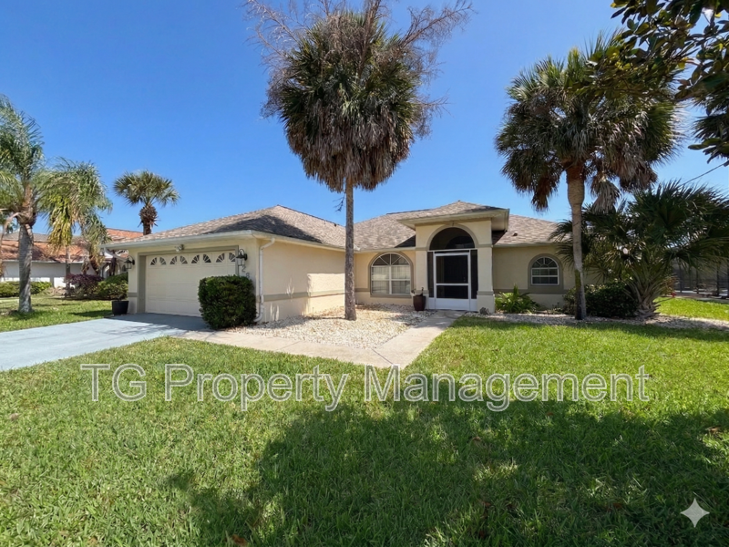 Palm Coast House: 20 Clarendon Ct N