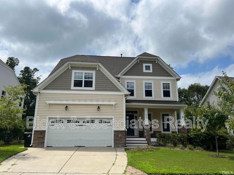 Holly Springs House: 332 Covenant Rock Lane