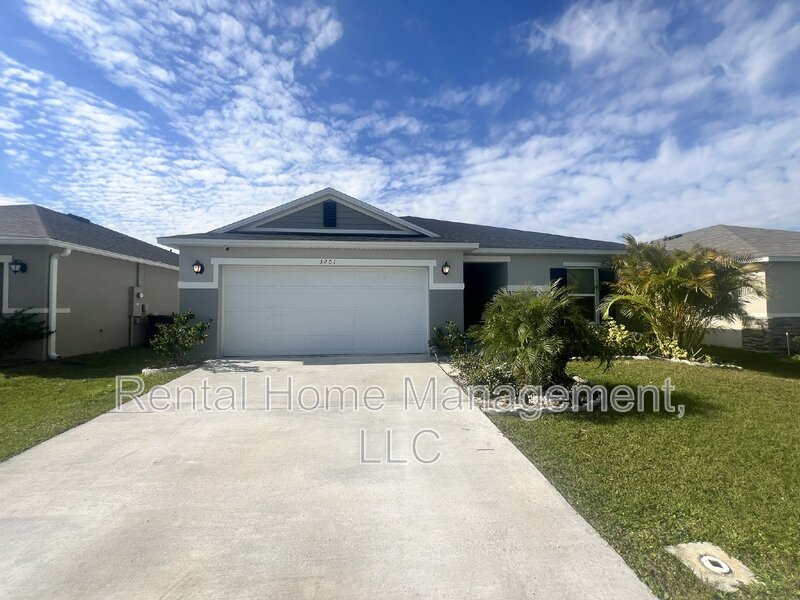 St. Cloud House: 3201 Sweet Acres Pl