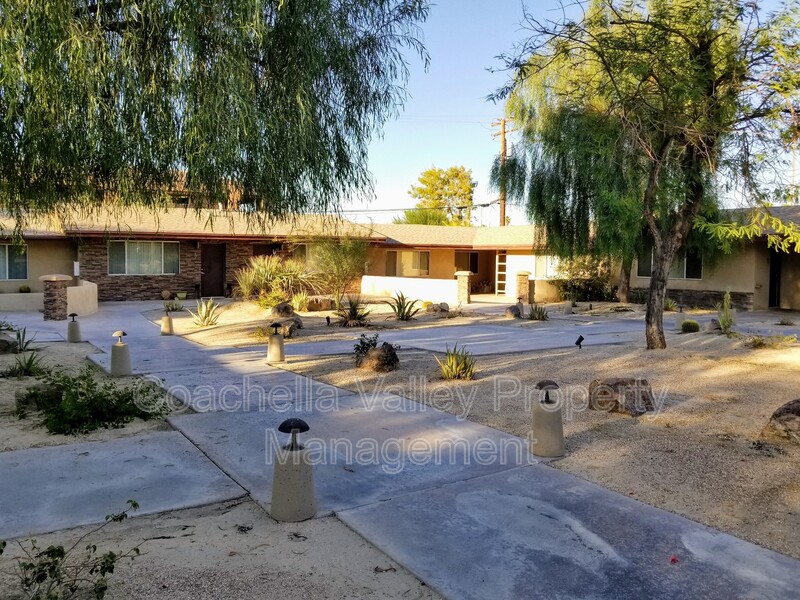 Palm Desert House: 73922 Shadow Mountain Dr
