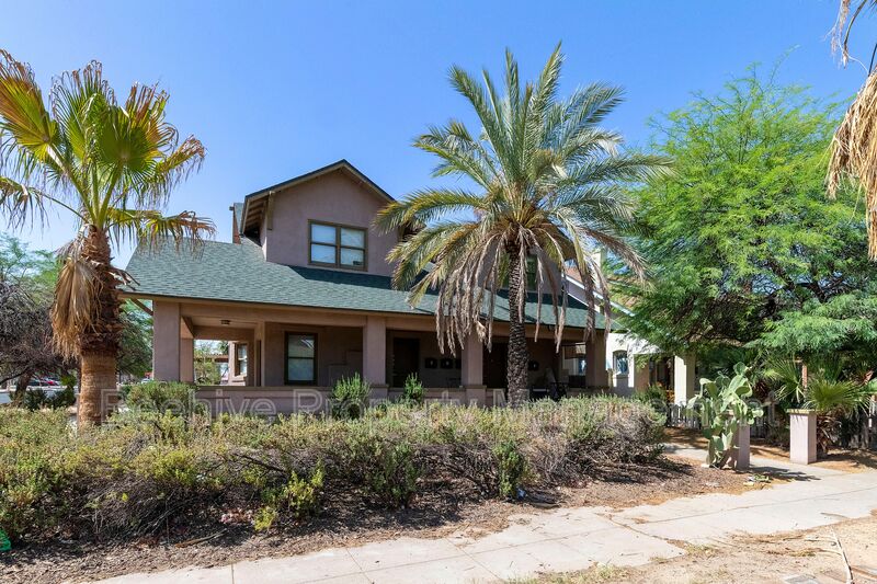 Phoenix House: 1301 W Monroe St