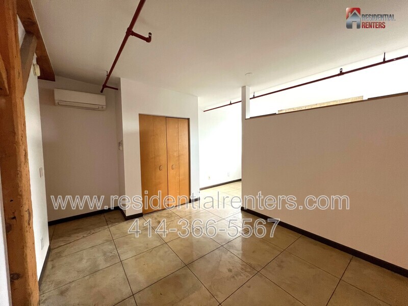 Milwaukee Condo: 904 E Pearson Street
