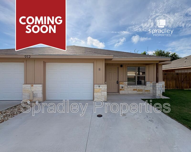 Belton Condo: 1004B Menard Ct