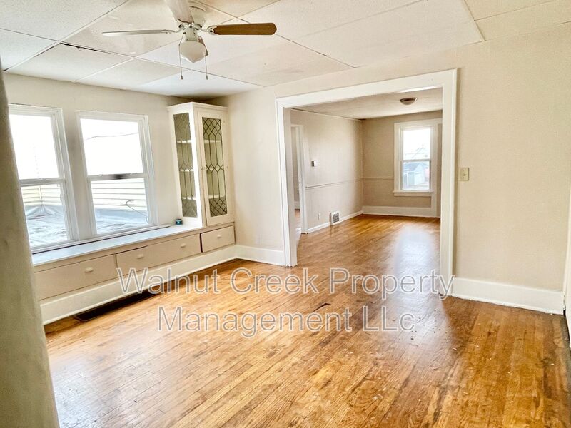 Lorain Condo: 810 E. Erie C