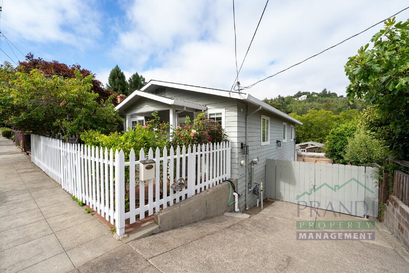 San Rafael House: 40 Pleasant Lane