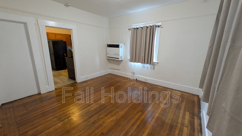Berkeley Condo: 1438 Alcatraz Ave