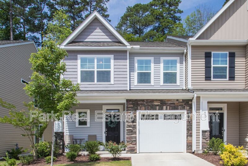 Durham House: 401 Lionel Street