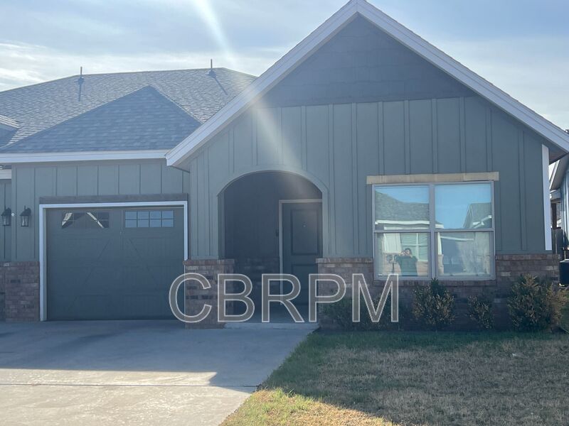 Lubbock House: 2505 111th Street