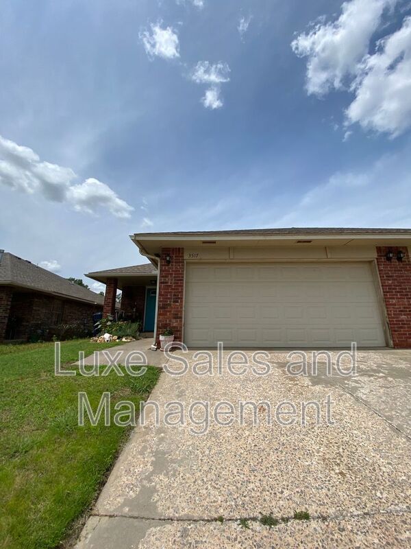Yukon House: 3517 Galatian Way