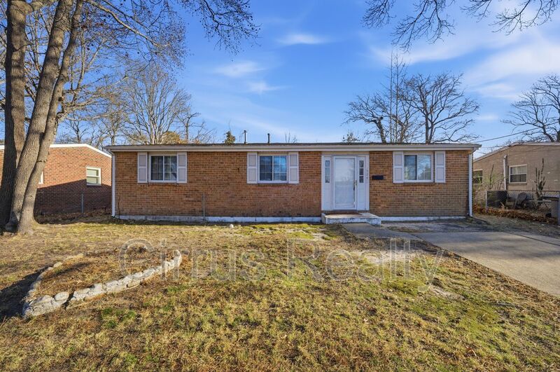 Hampton House: 1924 Zinzer Rd