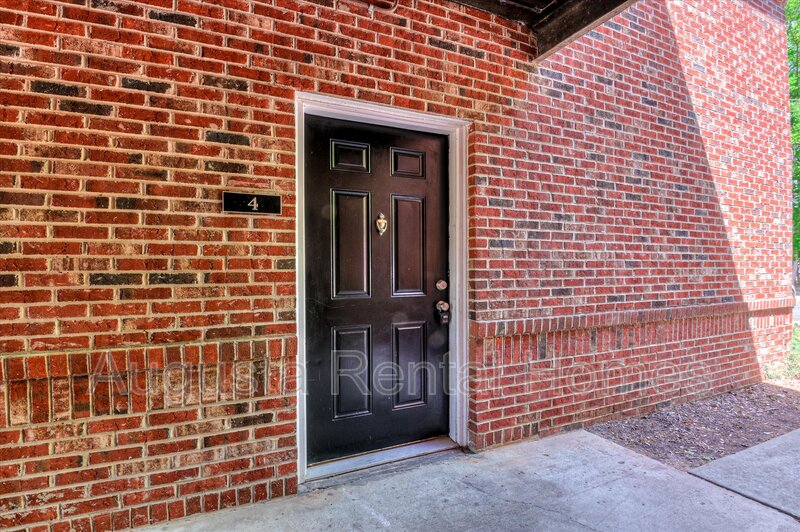 Edgefield Condo: 320 Peachtree Street - 325-4