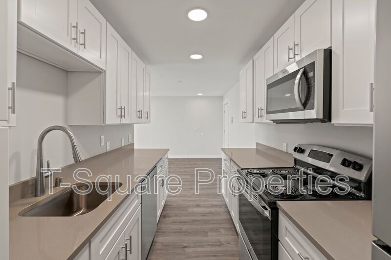 Everett Condo: 2918 Nassau St