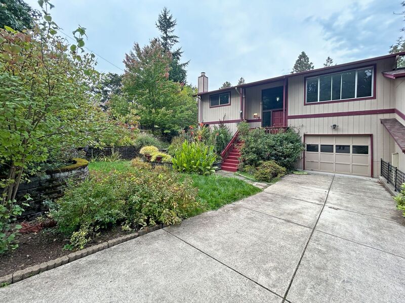 Eugene Condo: 505 Empress Avenue
