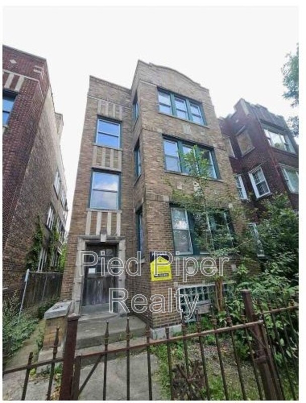 Chicago House: 7825 South Yates Avenue