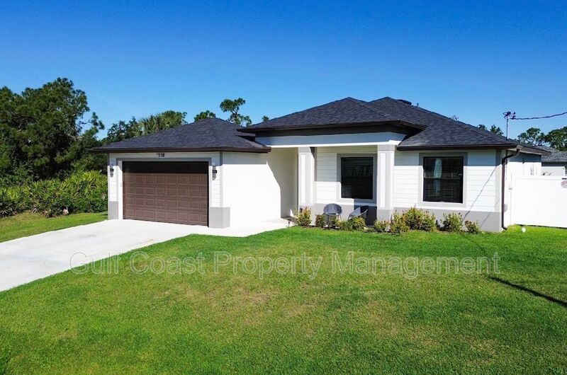 North Port House: 7558 Totem Ave