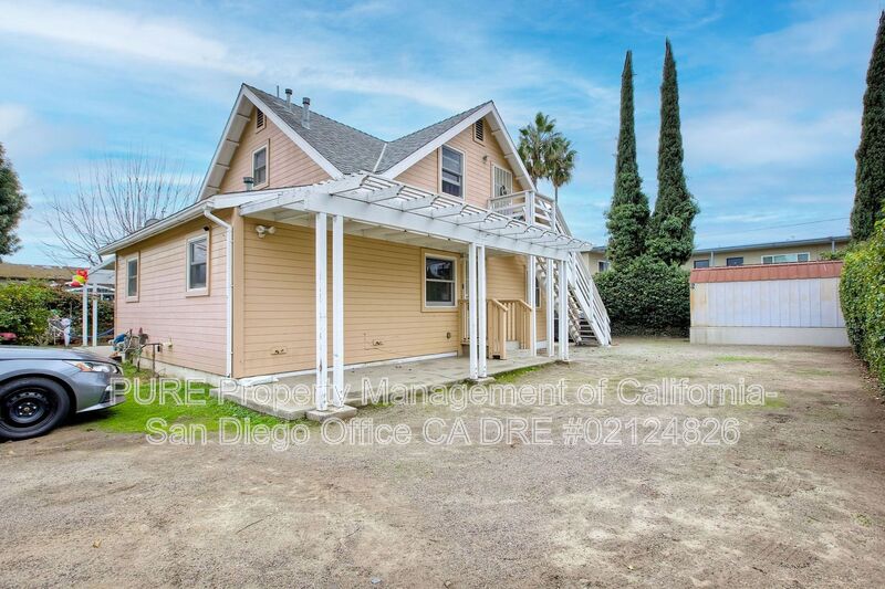 Escondido House: 405 N Juniper