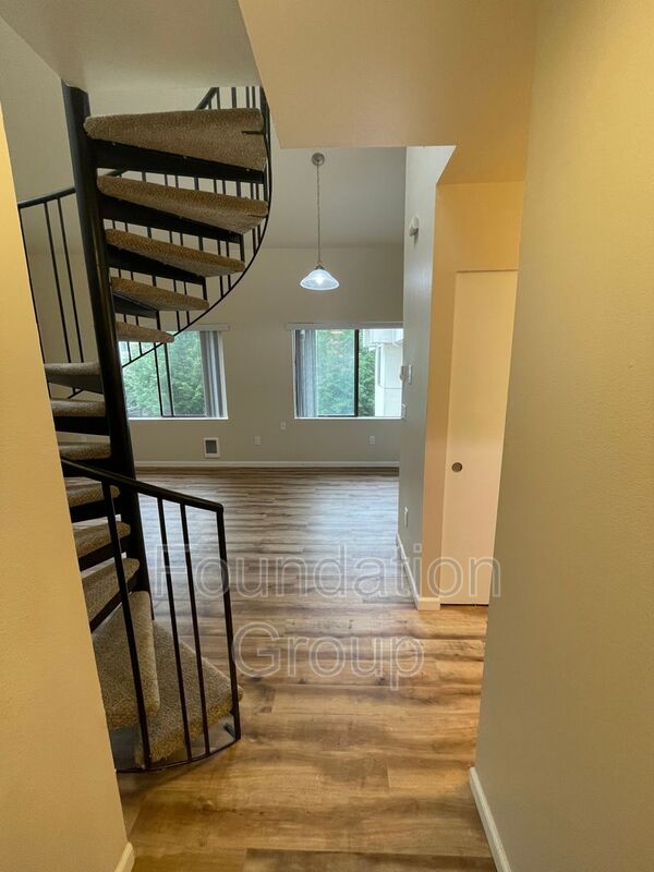 Seattle House: 400 10th Ave