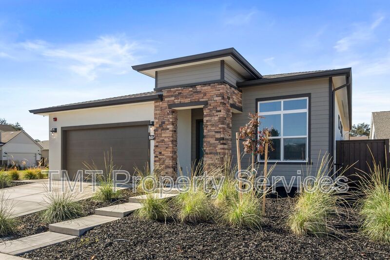 Granite Bay House: 9046 Ventura Street