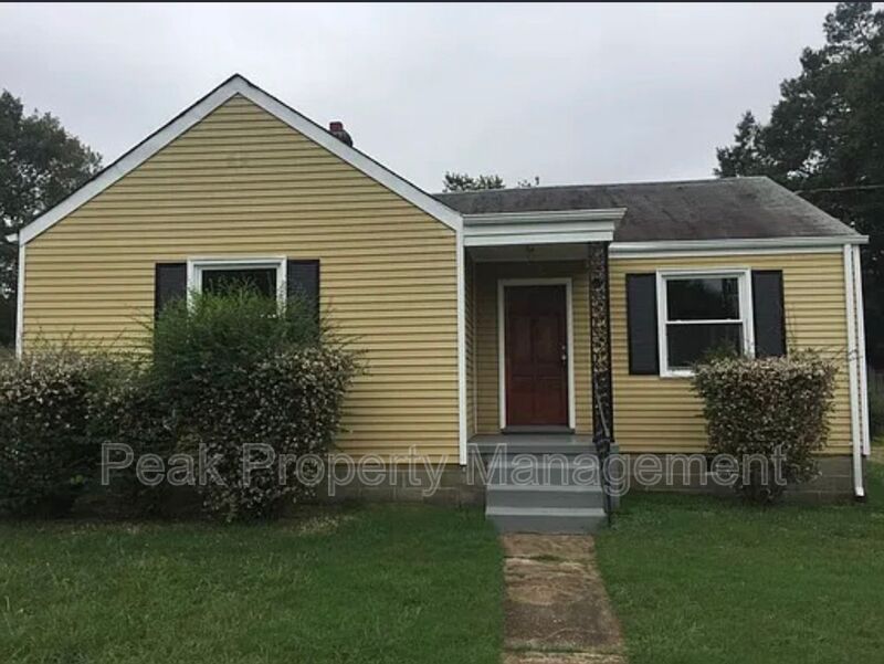 Richmond House: 208 Marlin Dr.