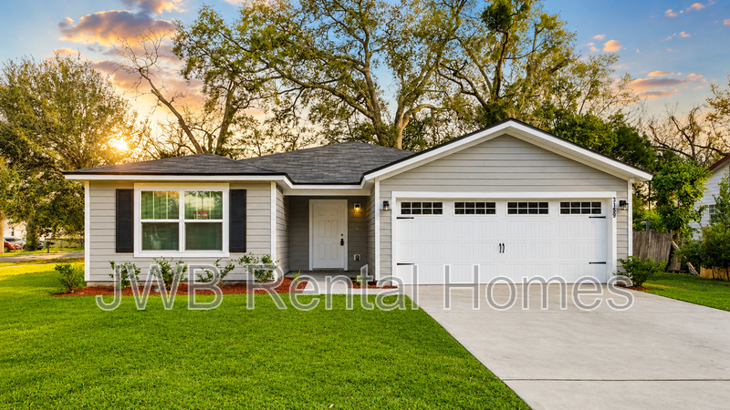 Jacksonville House: 3159 Phyllis St