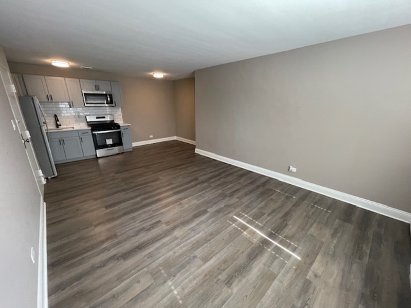 Arlington Heights Condo: 11 North Dryden Place - 11-2B