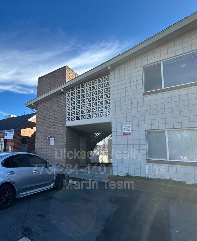 Reno House: 218 Mount Rose Street