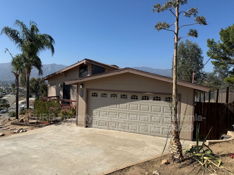 Lake Elsinore House: 16420 Mcpherson Ave
