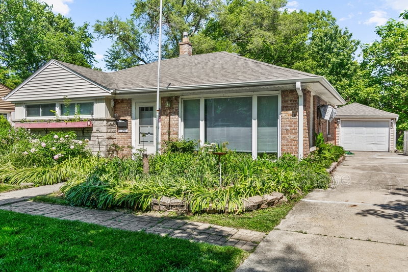 Homewood House: 17561 Hillside Lane
