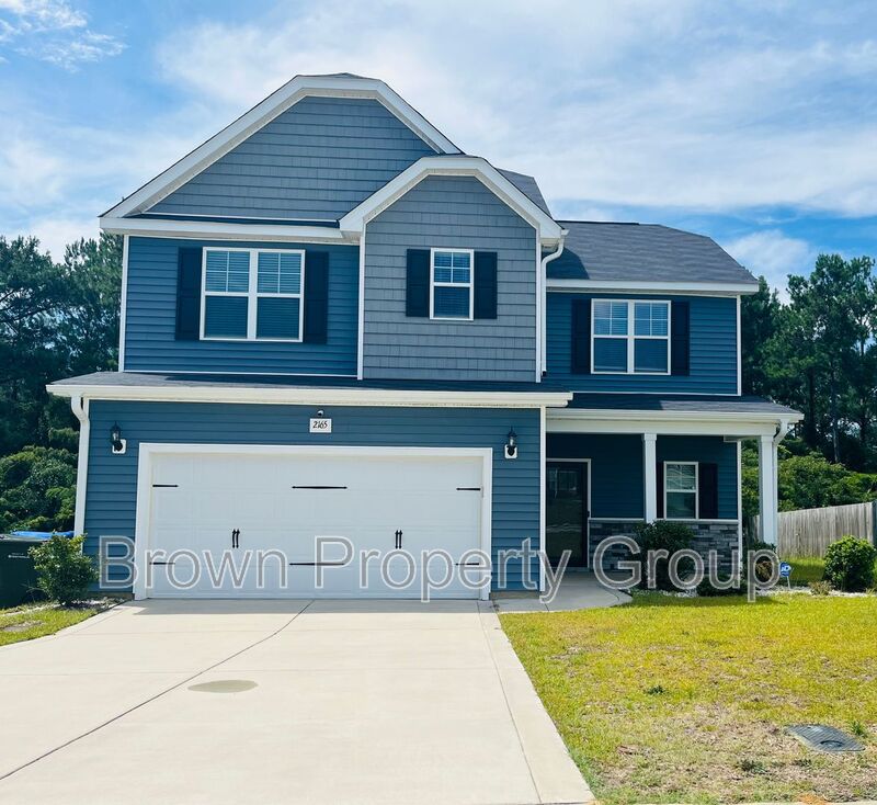 Fayetteville House: 2165 Stonewash Drive