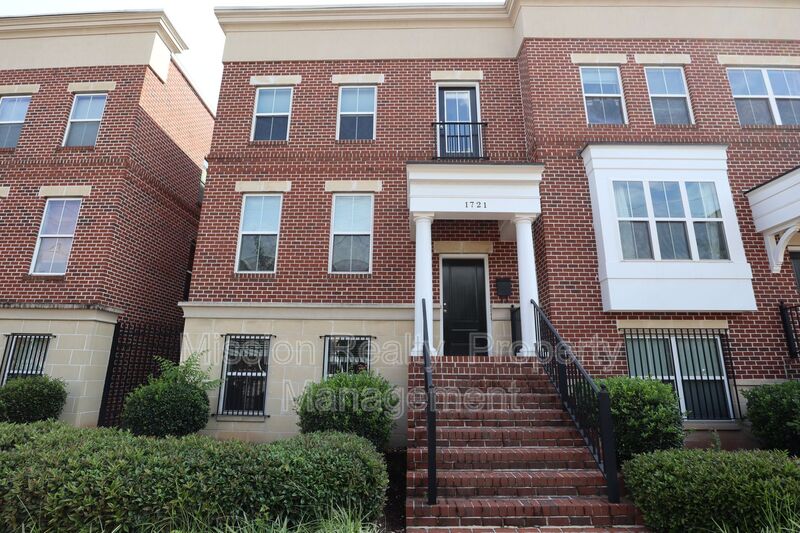 Richmond Townhome: 1721 W Cary St