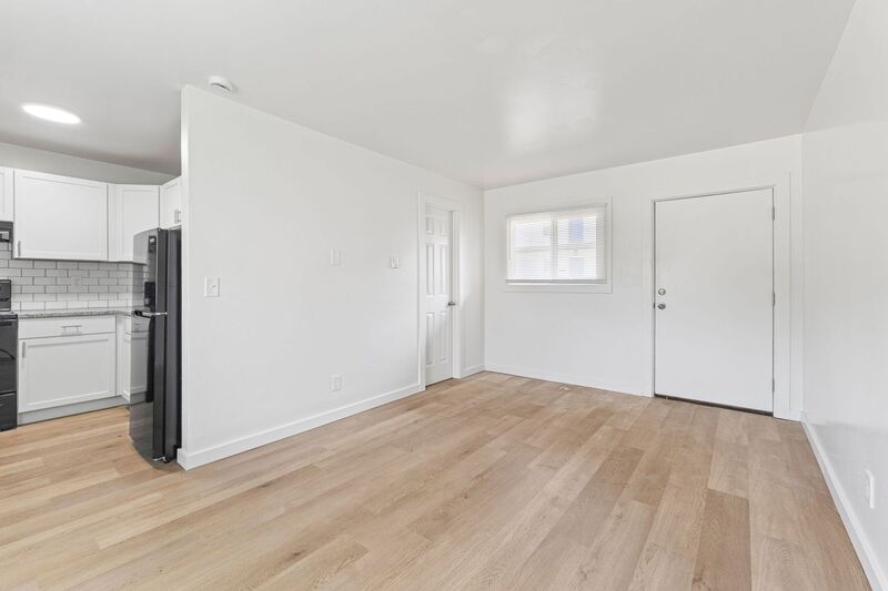 Reynoldsburg House: 7374 East Main Street