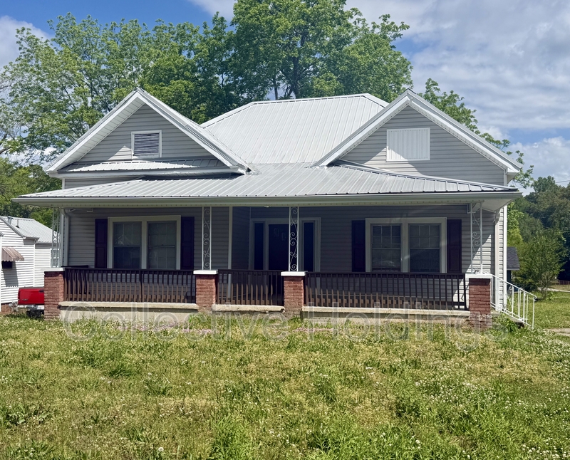 Hueytown House: 1458 Hueytown Road