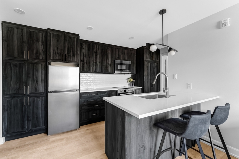 Ottawa House: 658 Somerset Street West